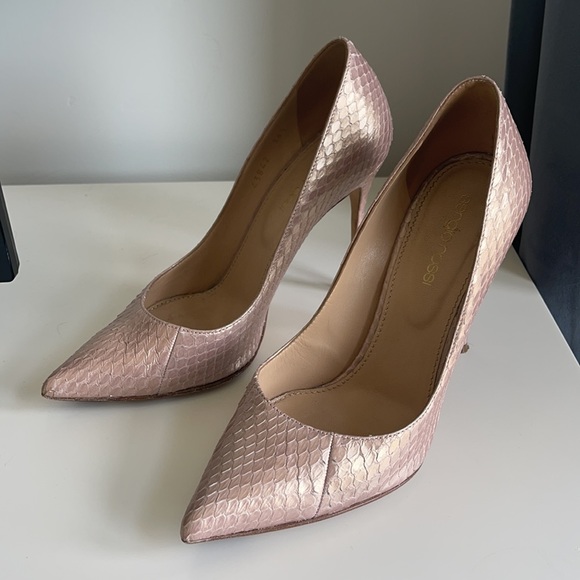 Sergio Rossi Pink Textured Heels - Picture 3 of 11